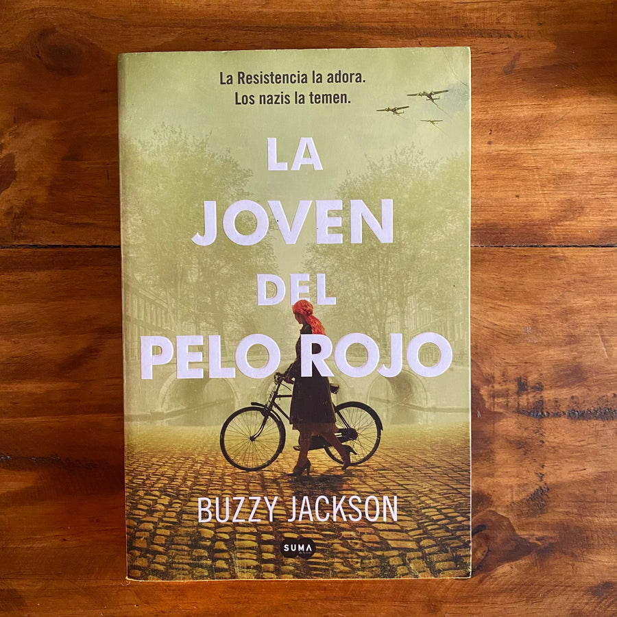 La joven del pelo rojo