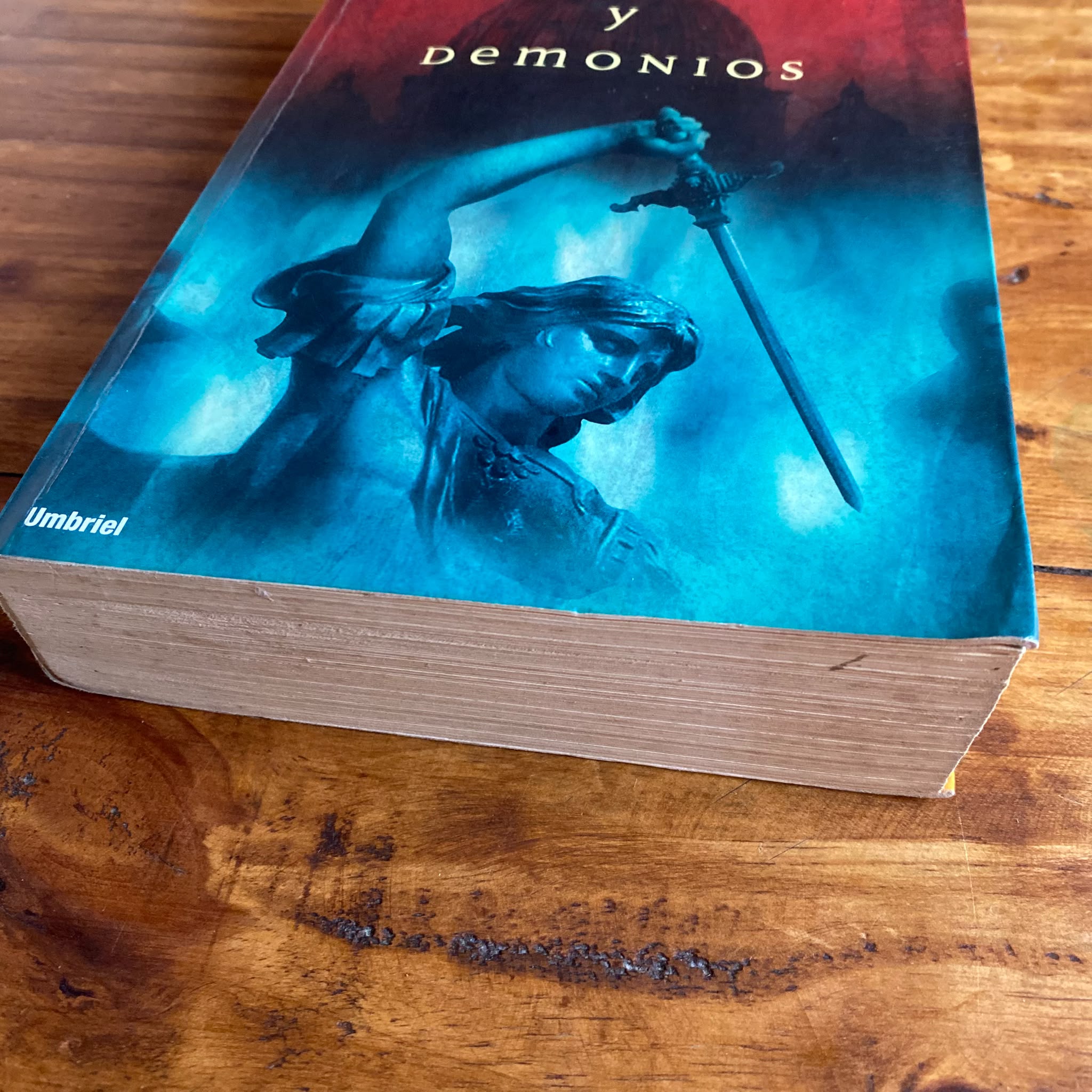 Ángeles y demonios