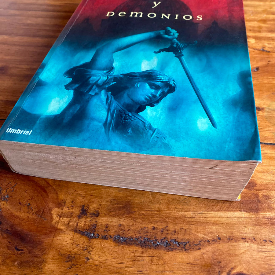 Ángeles y demonios