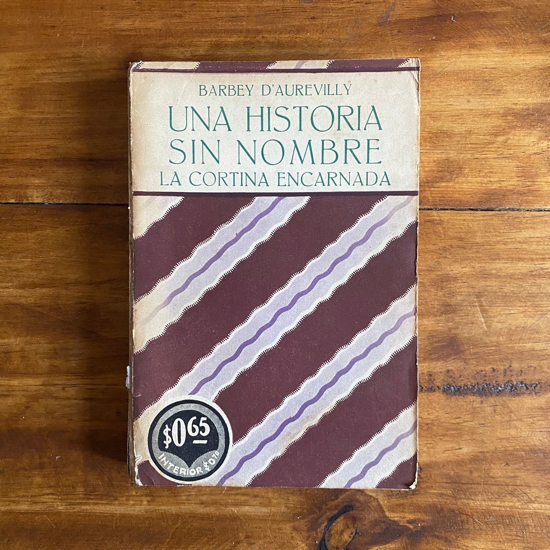 Una historia sin nombre: la cortina encarnada