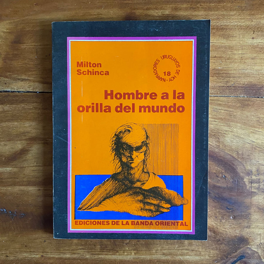Hombre a la orilla del mundo