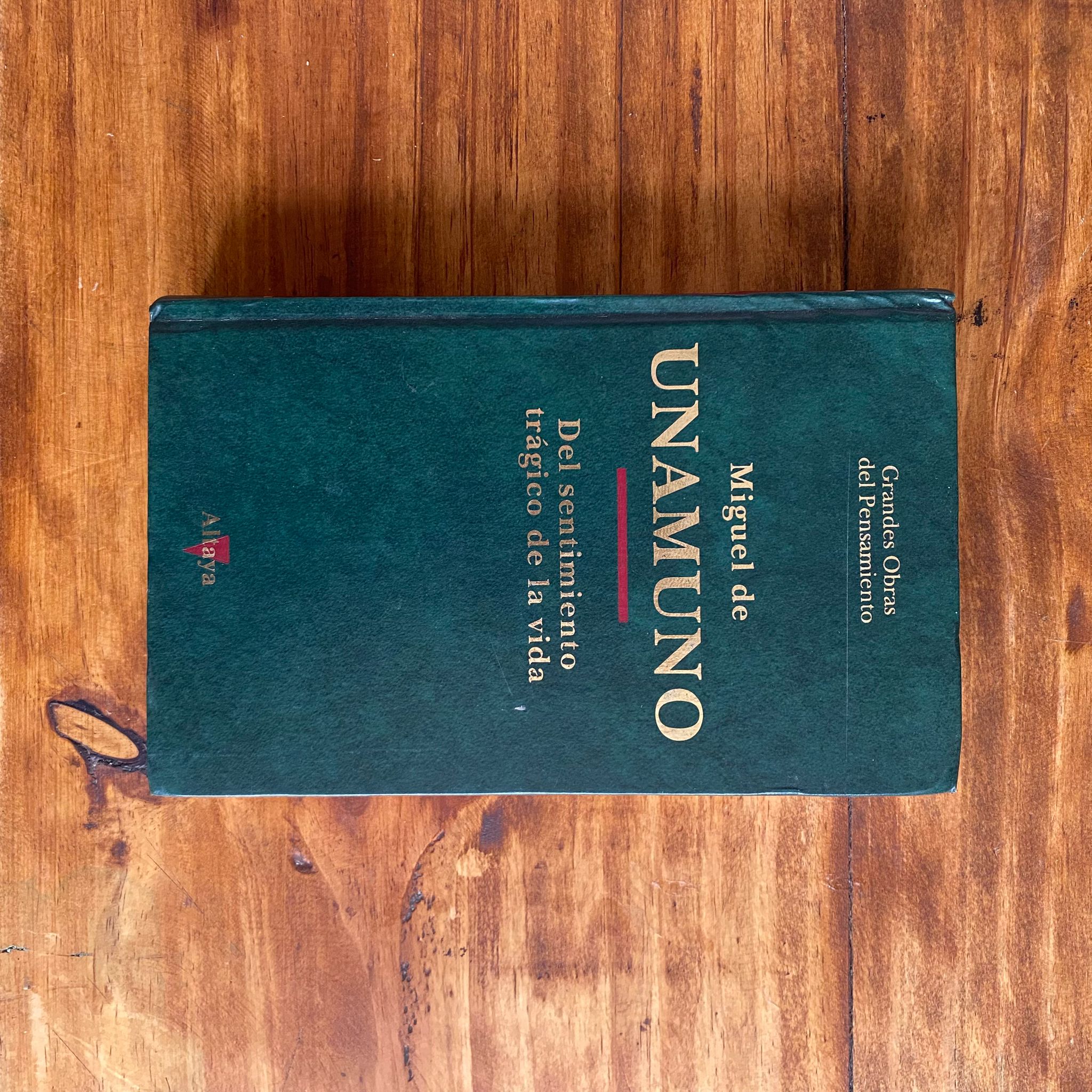 Del sentimiento trágico de la vida